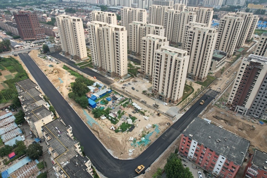 丁香街北段瀝青攤鋪—南方公司 秦江廷攝.JPG